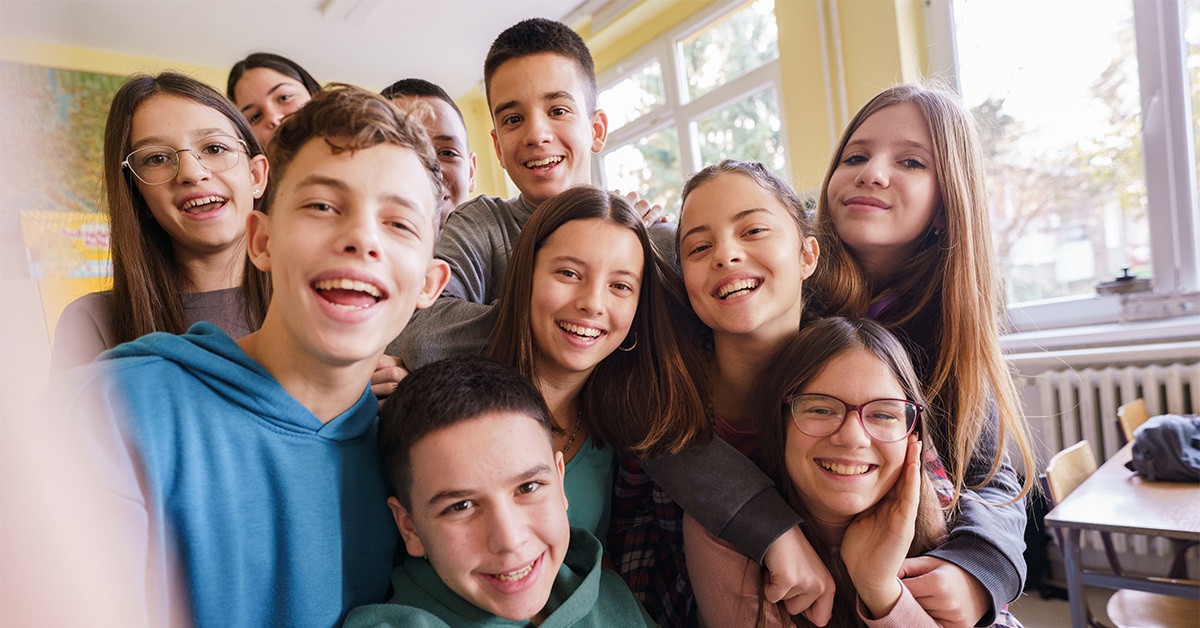 How are child protection agencies promoting and supporting joint sibling placements and adoptions?