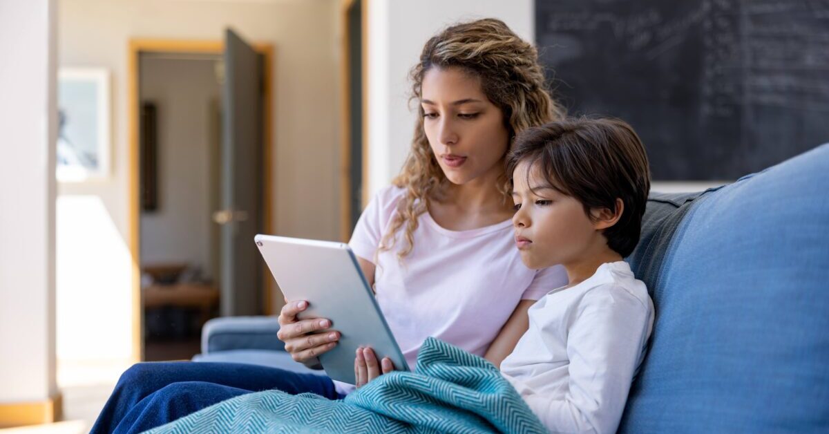 ¿Cómo pueden las agencias de protección infantil utilizar la Telesalud para aumentar el acceso a los servicios para los niños y las familias?