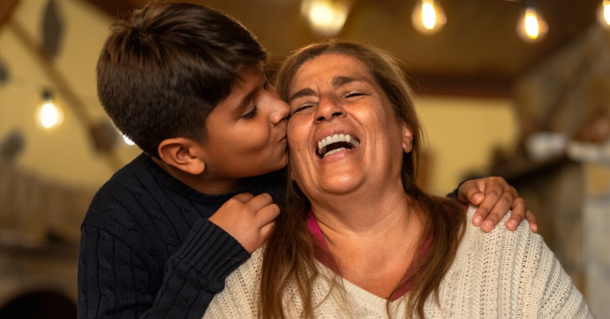 ¿Cómo han reclutado y retenido algunas agencias de protección infantil a las familias de acogida?